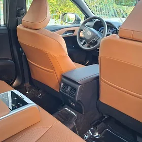 Toyota Camry 2025