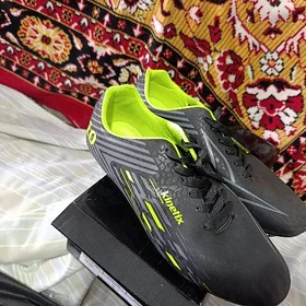 Butsy futbol uçin 41 razmer