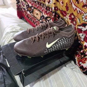 Butsy futbol uçin 38 razmer