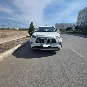 Toyota Highlander 2020
