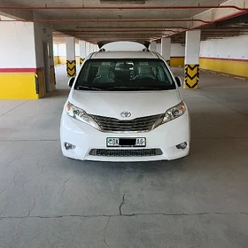 Toyota Sienna 2016