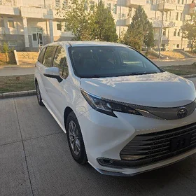 Toyota Sienna 2021