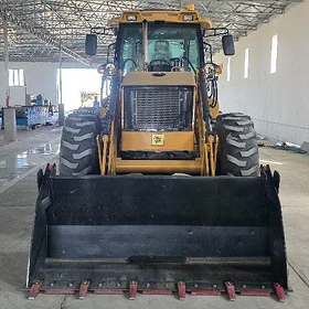 JCB 4CX ECO 2025