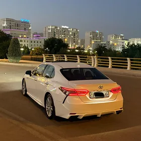 Toyota Camry 2021