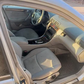 Mercedes-Benz C-Class 2003