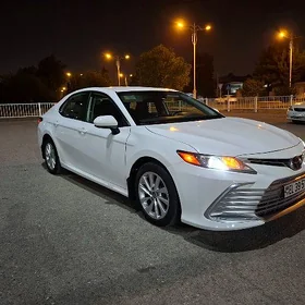 Toyota Camry 2021