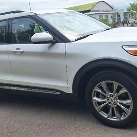Ford Explorer 2023