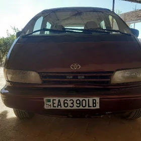 Toyota Previa 1990