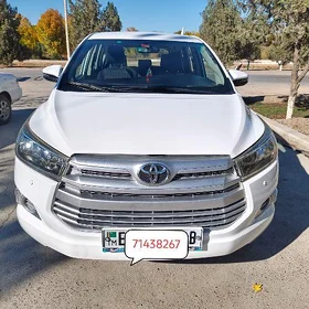 Toyota Innova 2021