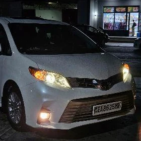 Toyota Sienna 2019