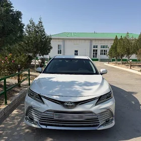 Toyota Camry Hybrid 2022