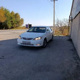 Toyota Camry 2004
