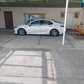 Toyota Camry 2023