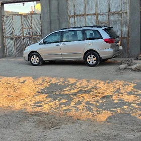 Toyota Sienna 2004