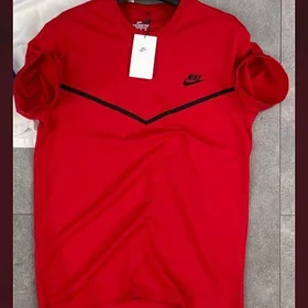 futbolka Nike tech