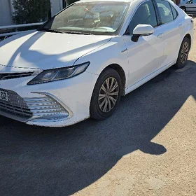 Toyota Camry Hybrid 2022