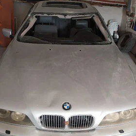 BMW E39 2001