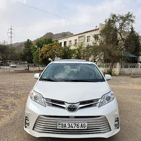 Toyota Sienna 2019