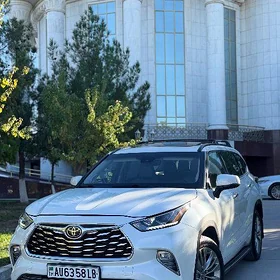 Toyota Highlander 2021