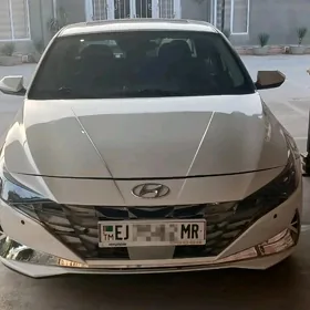 Hyundai Elantra 2022