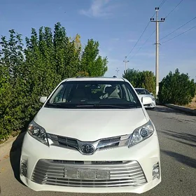 Toyota Sienna 2020
