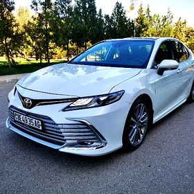 Toyota Camry 2021