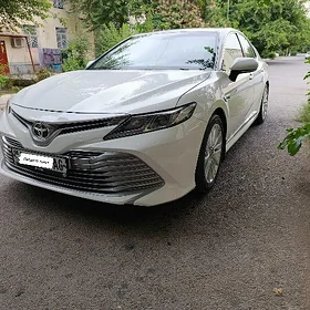Toyota Camry 2018