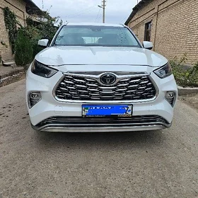 Toyota Highlander 2023