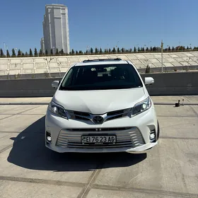 Toyota Sienna 2020