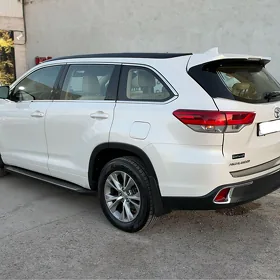 Toyota Highlander 2018