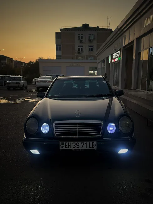 Mercedes-Benz E320 1999 - 1