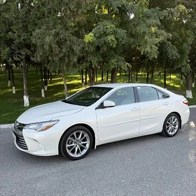 Toyota Camry 2017
