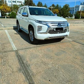 Mitsubishi Montero Sport 2023