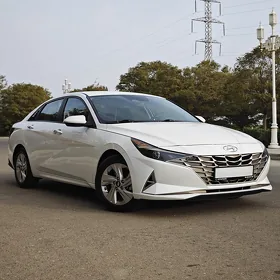 Hyundai Elantra 2022