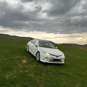 Toyota Camry 2018