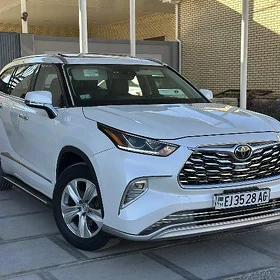 Toyota Highlander 2021