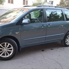 Toyota Sienna 2004