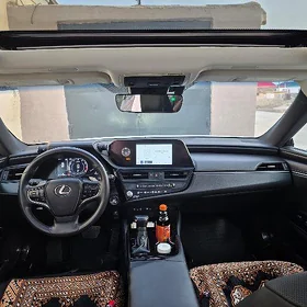 Lexus ES 250 2022