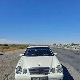 Mercedes-Benz E320 2002