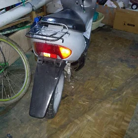 skuter Honda dio