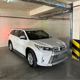 Toyota Highlander 2018