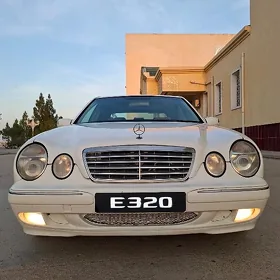 Mercedes-Benz E320 2002