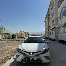 Toyota Camry 2019