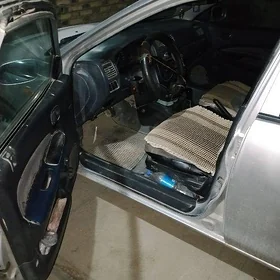 Mazda 323 1998