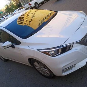 Nissan Versa 2021