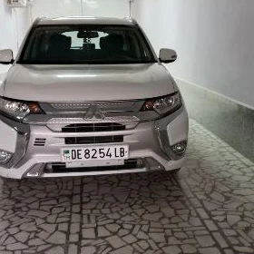 Mitsubishi Outlander 2022