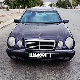 Mercedes-Benz E320 1996