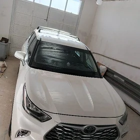 Toyota Highlander 2021