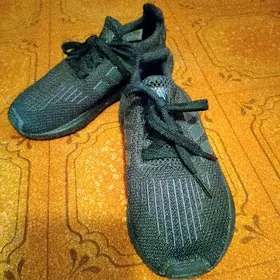 Кроссовки adidas