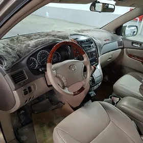 Toyota Sienna 2004